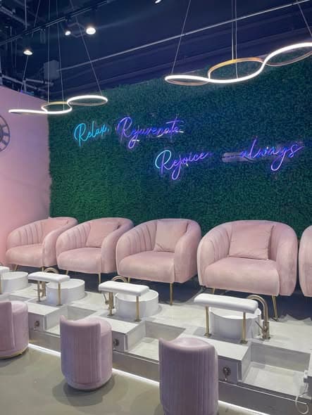 💅🏻✨ Theo Stella Beauty Bar is hiring Nail Technician (Full-time) ✨💅🏻
