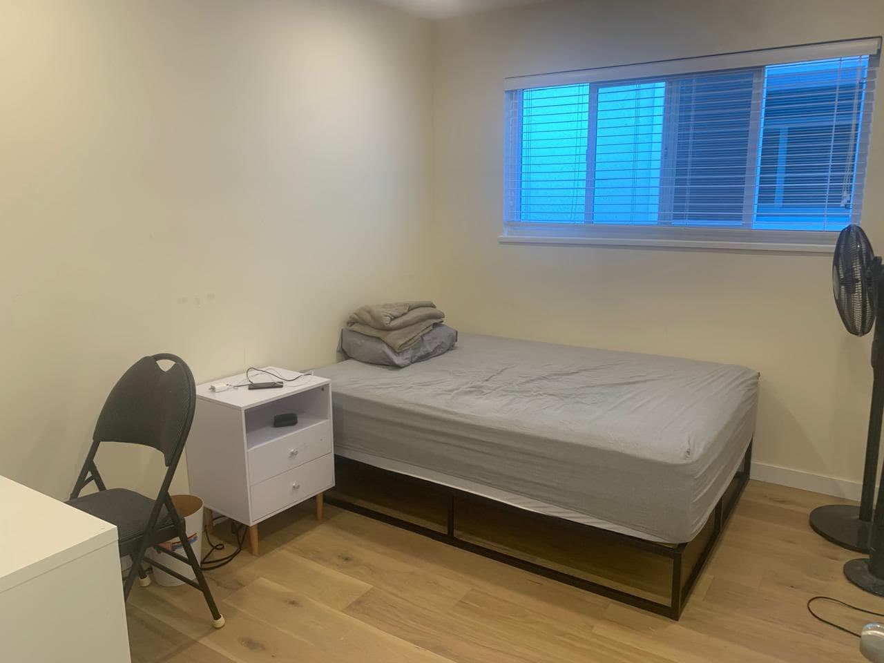 Phòng riêng furnished trên tầng 2, 6 phút đi bộ ra ga Joyce Station (trống từ tháng 5)